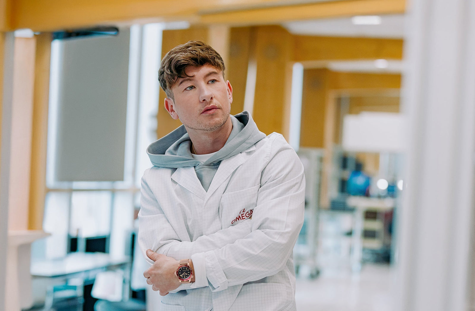 BARRY KEOGHAN EXPLORES OMEGA’S WATCHMAKING EXCELLENCE: A JOURNEY THROUGH PRECISION AND HERITAGE