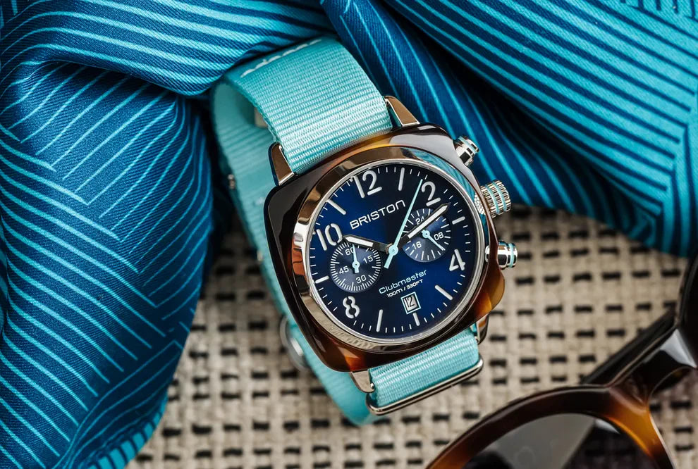BLUE WATCHES: ELEGANCE, FRESHNESS AND CREATIVITY ON THE WRIST – FRANCÉCLAT