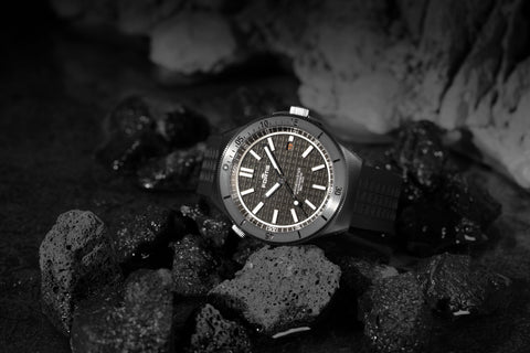 FORTIS MARINEMASTER M-44 DLC THE ULTIMATE DIVER WITH 500 METERS OF WATER RESISTANCE AND MANUFACTURE CALIBRE WERK 11