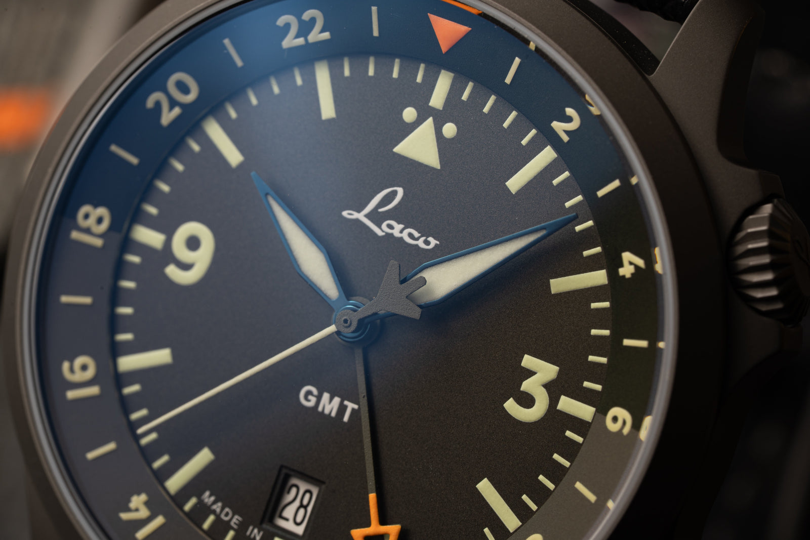 LACO FRANKFURT 40 GMT: COMPACT SIZE. FULL FUNCTIONALITY.