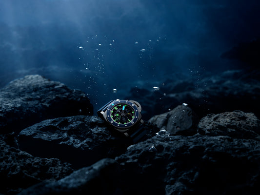 PANERAI SUBMERSIBLE GMT PAM01495: EXTREME ENGINEERING WITH A TOOL WATCH SPIRIT