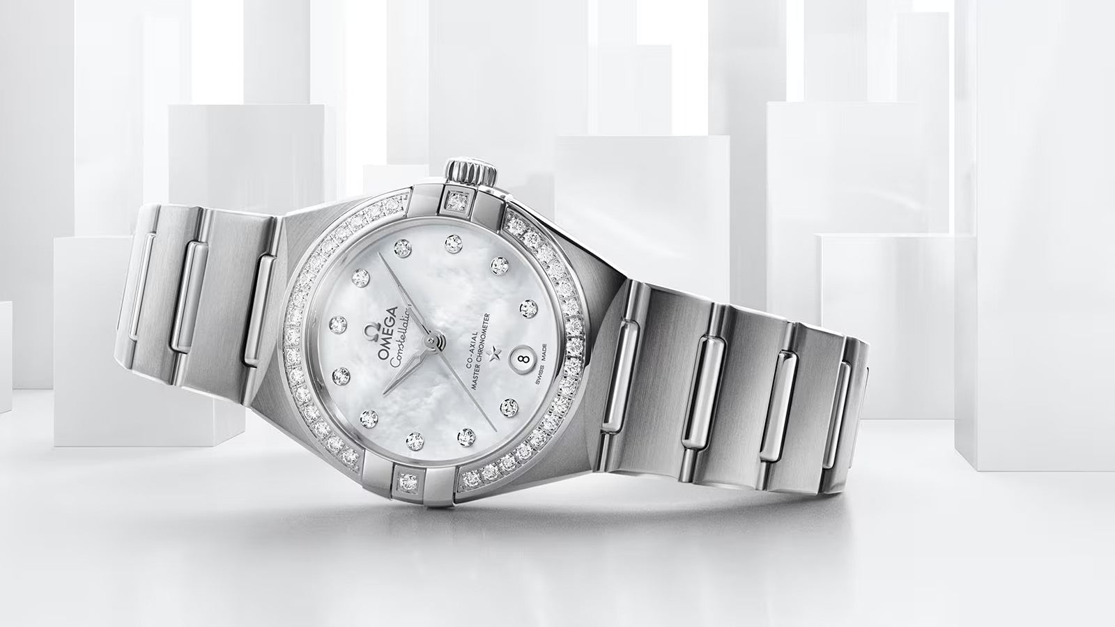 HOW TO GIVE A WATCH TO YOUR WIFE, MOTHER, OR A SPECIAL WOMAN: THE PERFECT GUIDE TO CELEBRATING MOTHER’S DAY WITH ELEGANCE AND EMOTION
