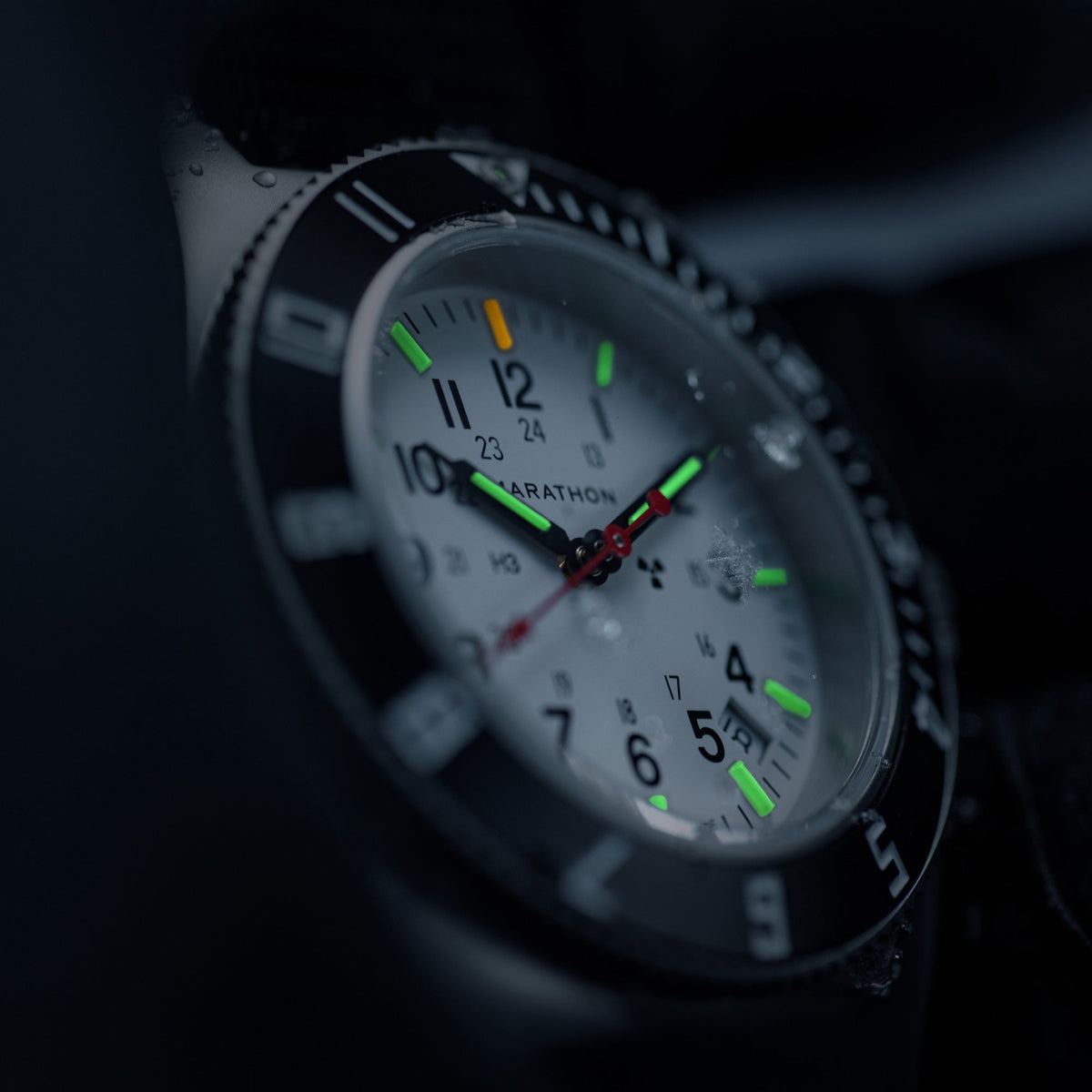Marathon 41mm Arctic Steel Navigator w/Date (SSNAV-D) on Black 3-Piece Rubber Strap Kit