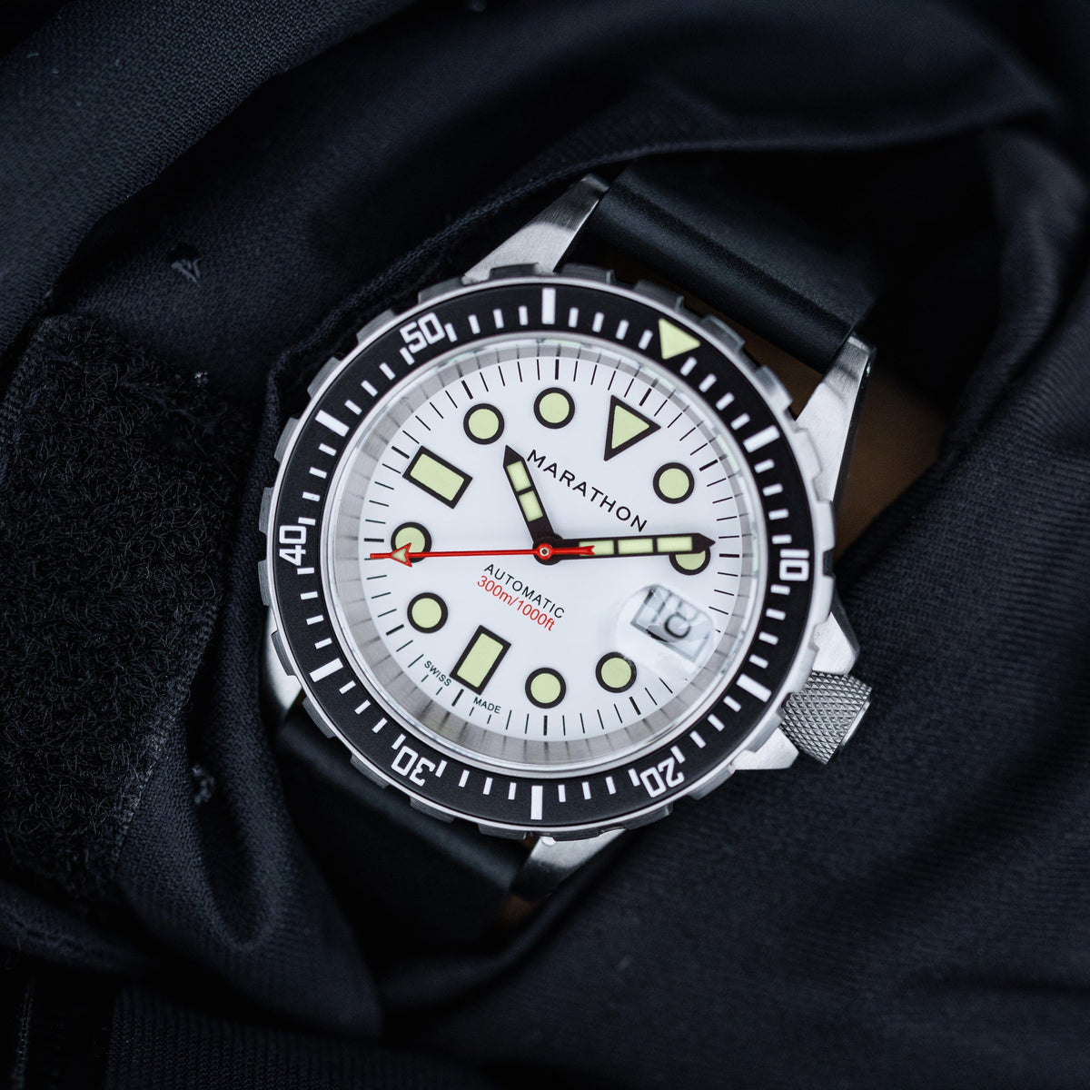 Marathon 41mm Arctic Original SAR w/ Date on 3-Piece Rubber Strap Kit (OSAR-D)