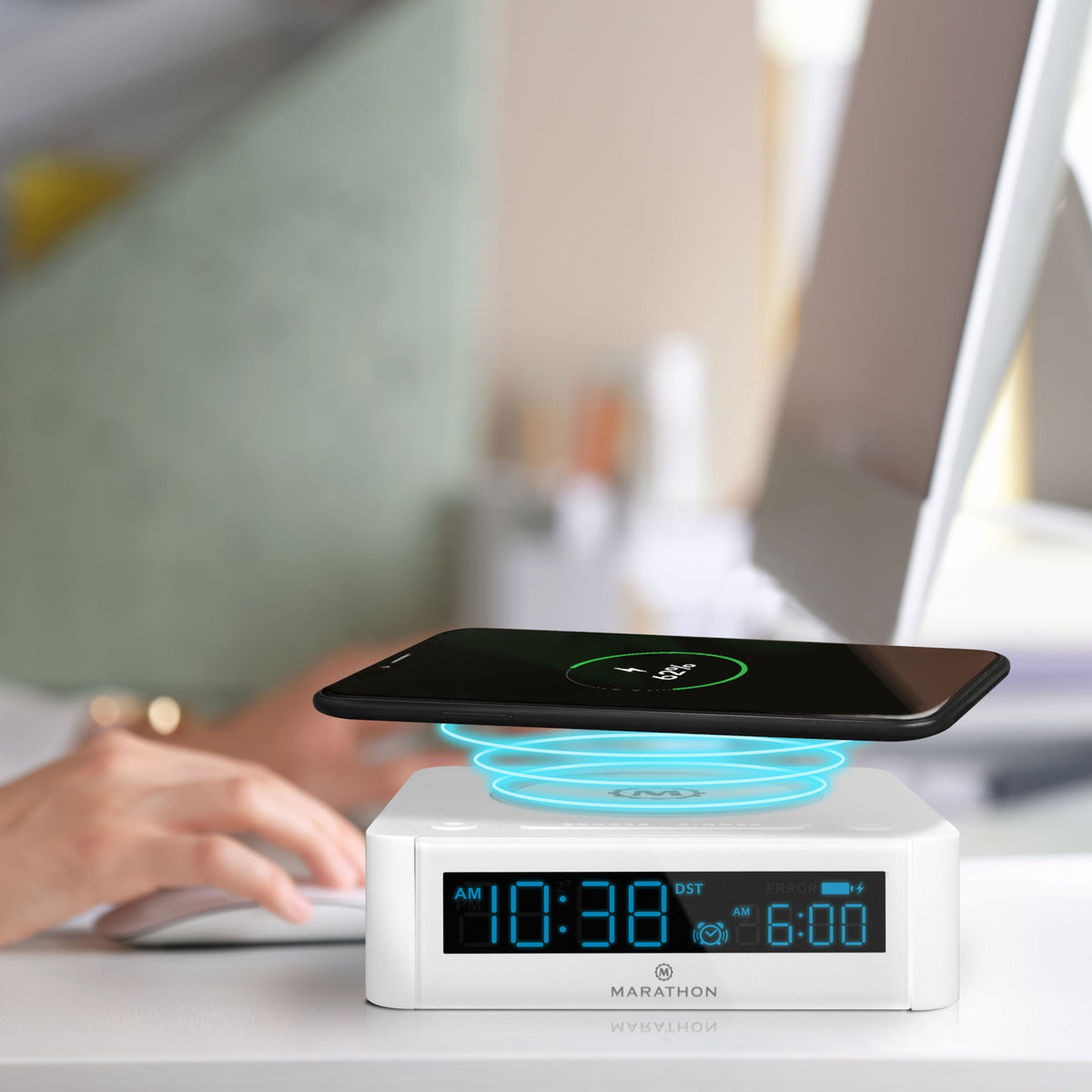 Marathon Wireless USB-C Charger Clock - QI Certified 10W (White)