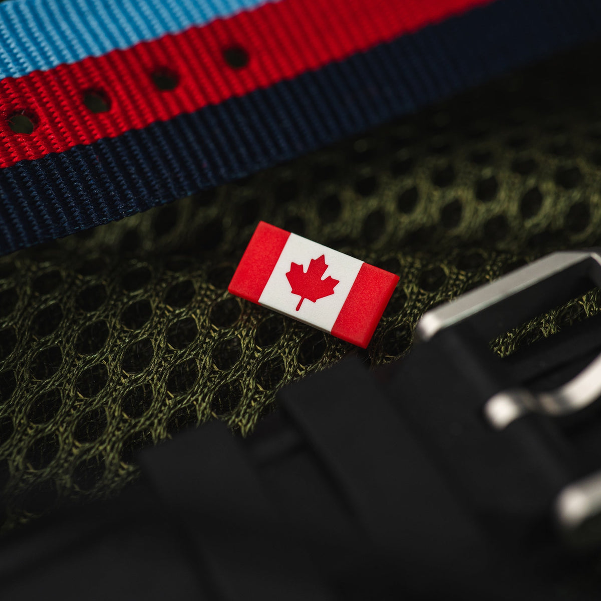 Marathon Official Government of Canada Issue Flag Lapel Pin