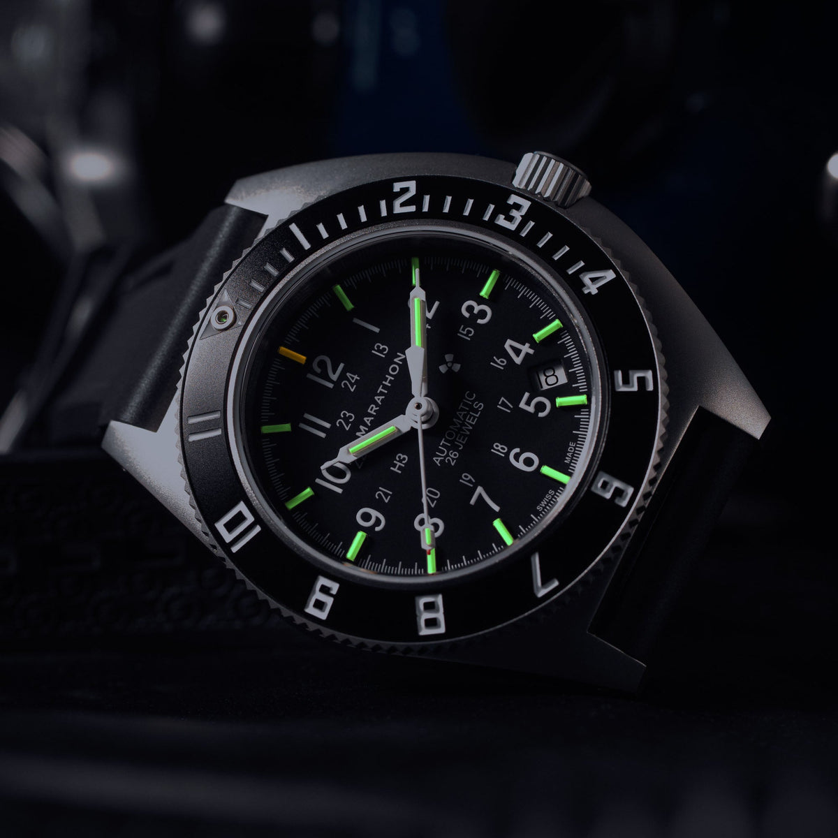 Marathon 41mm Steel Navigator w/ Date Automatic (SSNAV-D AUTO) on Black 3-Piece Rubber Strap Kit