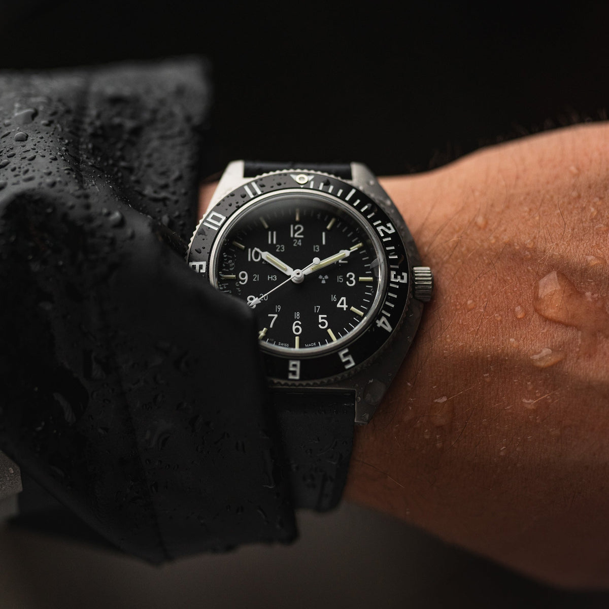 Marathon 41mm Steel Navigator (SSNAV) on Black 3-Piece Rubber Strap Kit