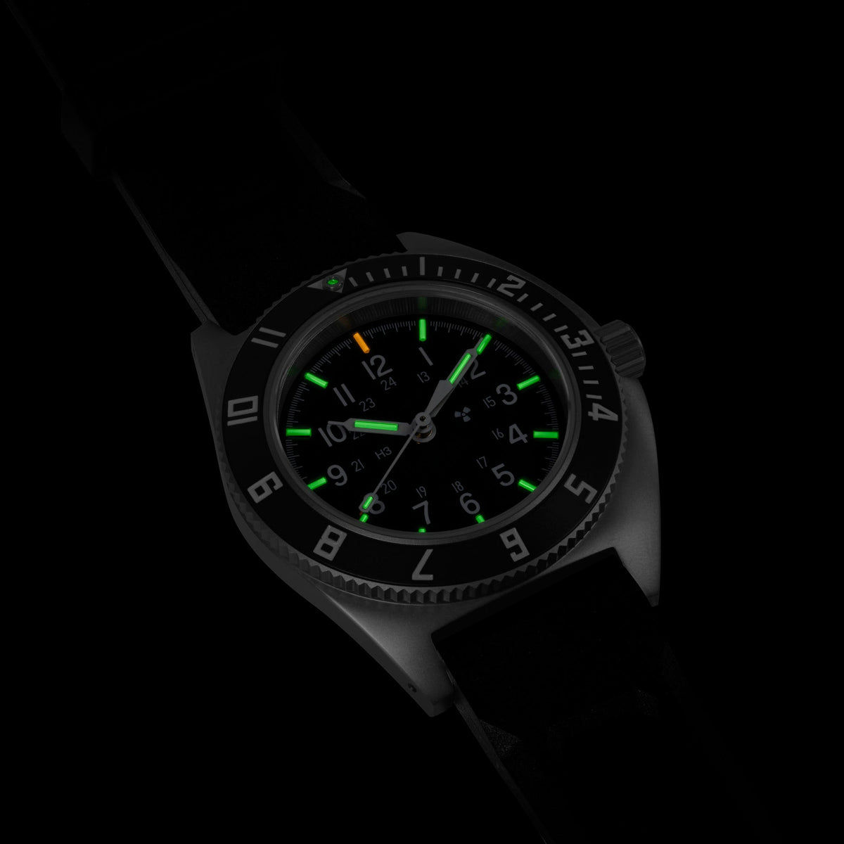 Marathon 41mm Steel Navigator Automatic (SSNAV Auto) on 3-Piece Rubber Strap Kit