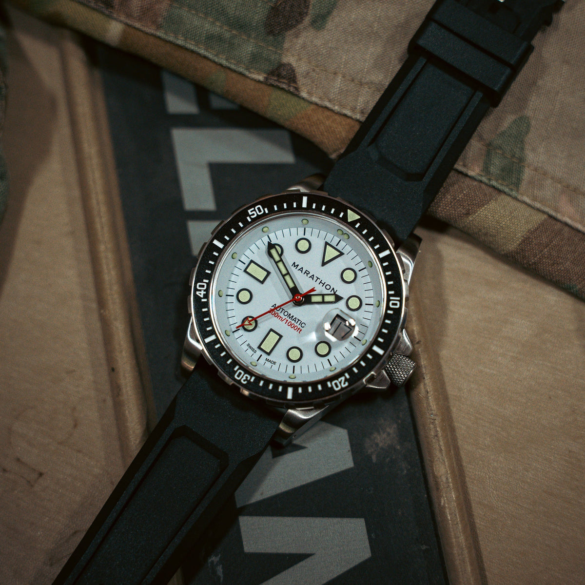 Marathon 46mm Arctic Original SAR w/ Date on 3-Piece Rubber Strap Kit (OSAR-D)